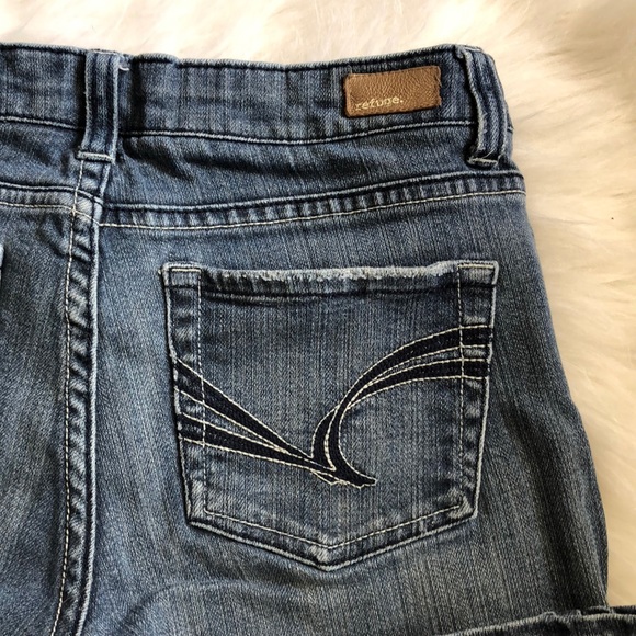 Refuge. Jeans - Picture 4 of 5